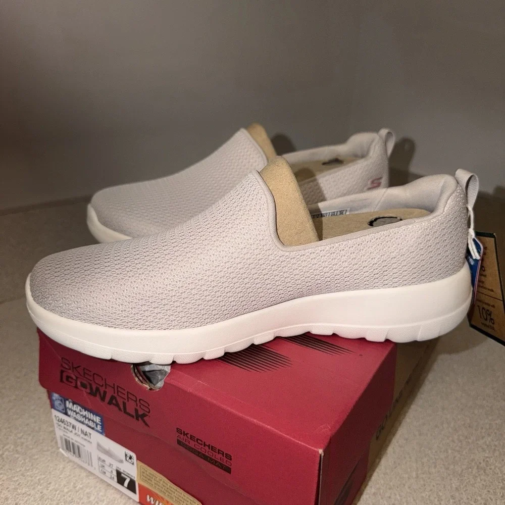 SKECHERS Go Walk Joy Aurora Natural Women's Slip On Sneakers Size 7 Wide Fit NWB